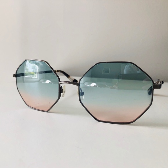 BRAND NEW Sunglasses with Case - Picture 3 of 8